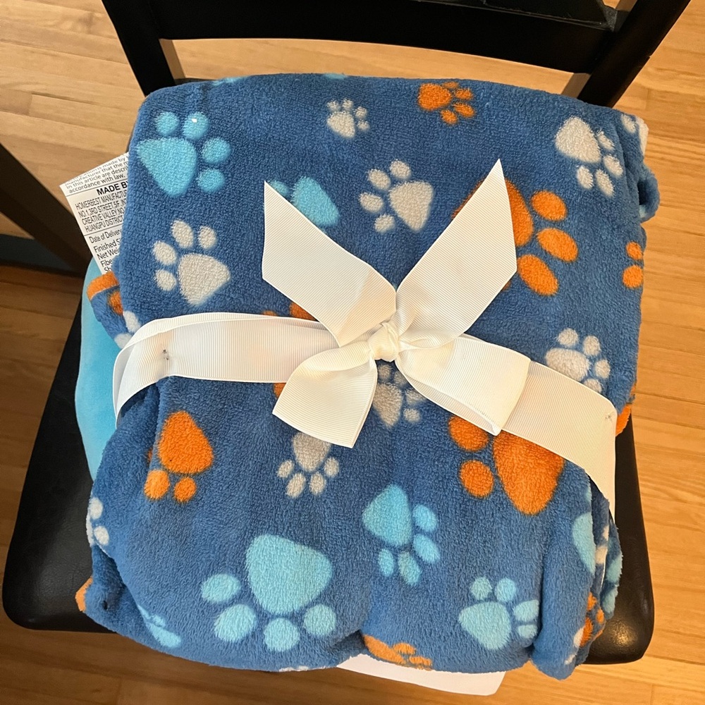 Kids' Blue Throw & Neck Pillow Set - Picture 3 of 3